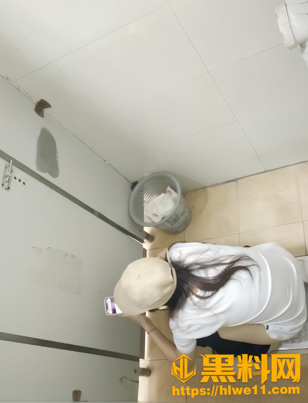 舞蹈学校女厕偷拍2