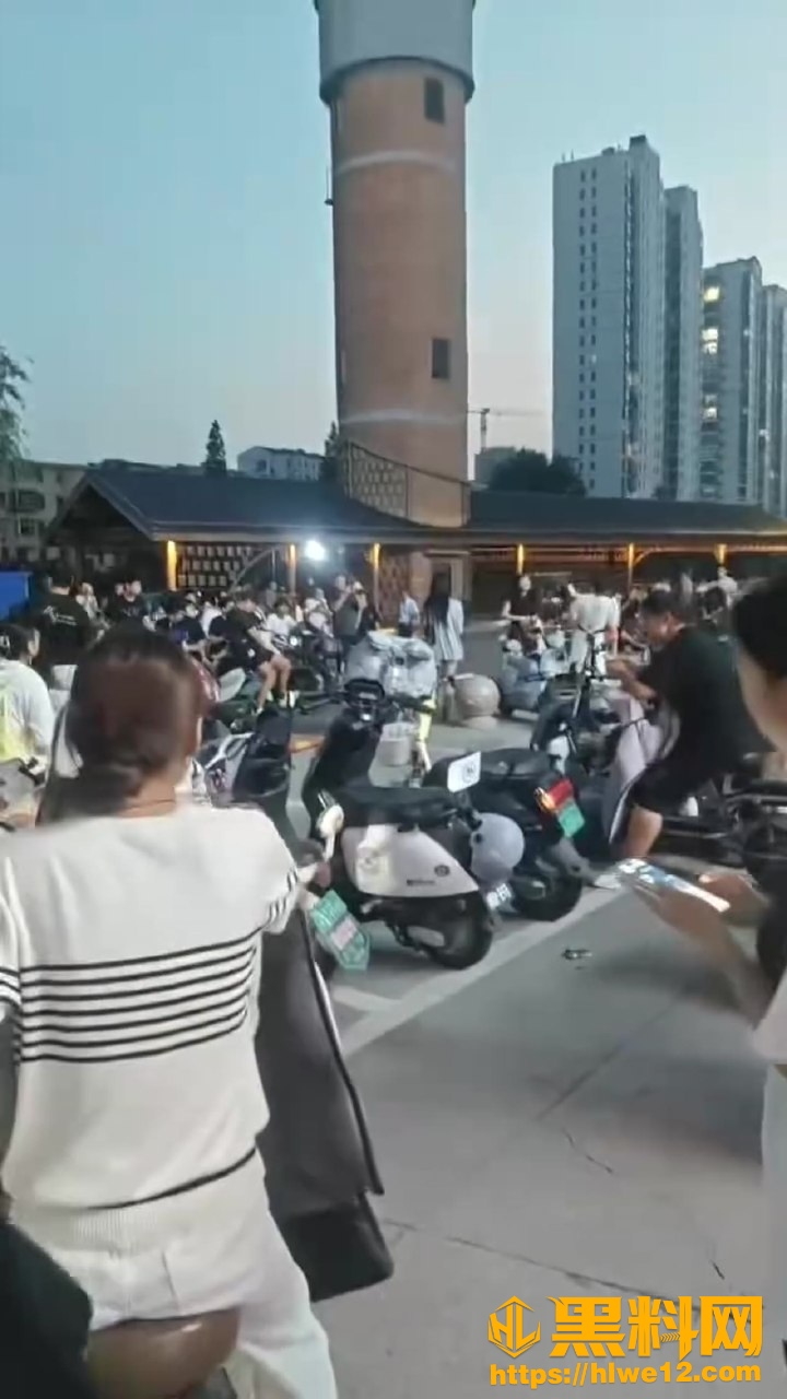临沂小三原配开撕