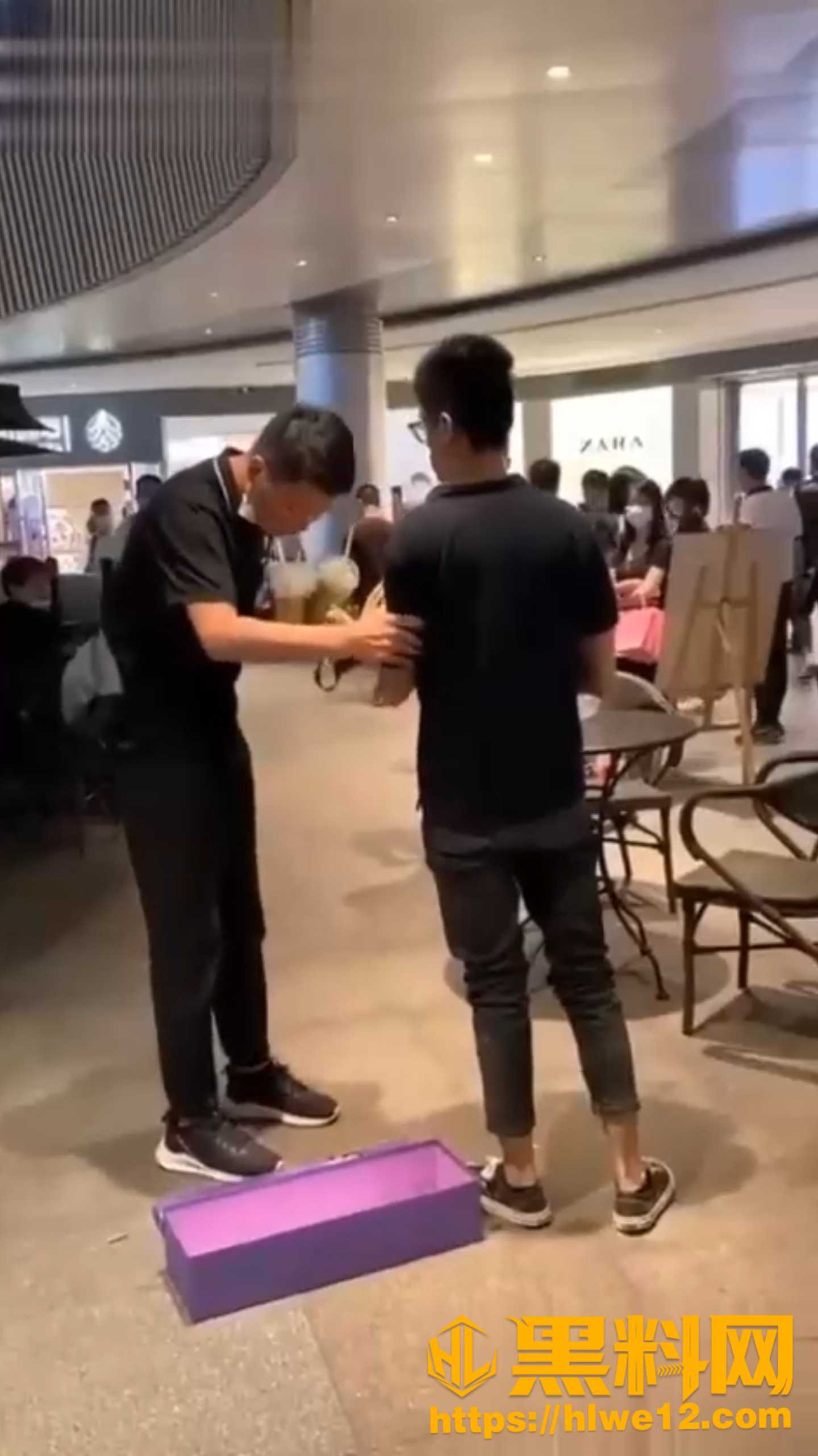 图书馆香蕉表白现场