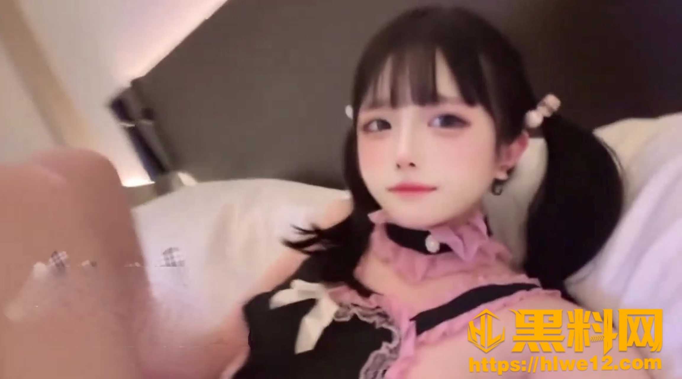 娃娃脸妹子露脸自拍