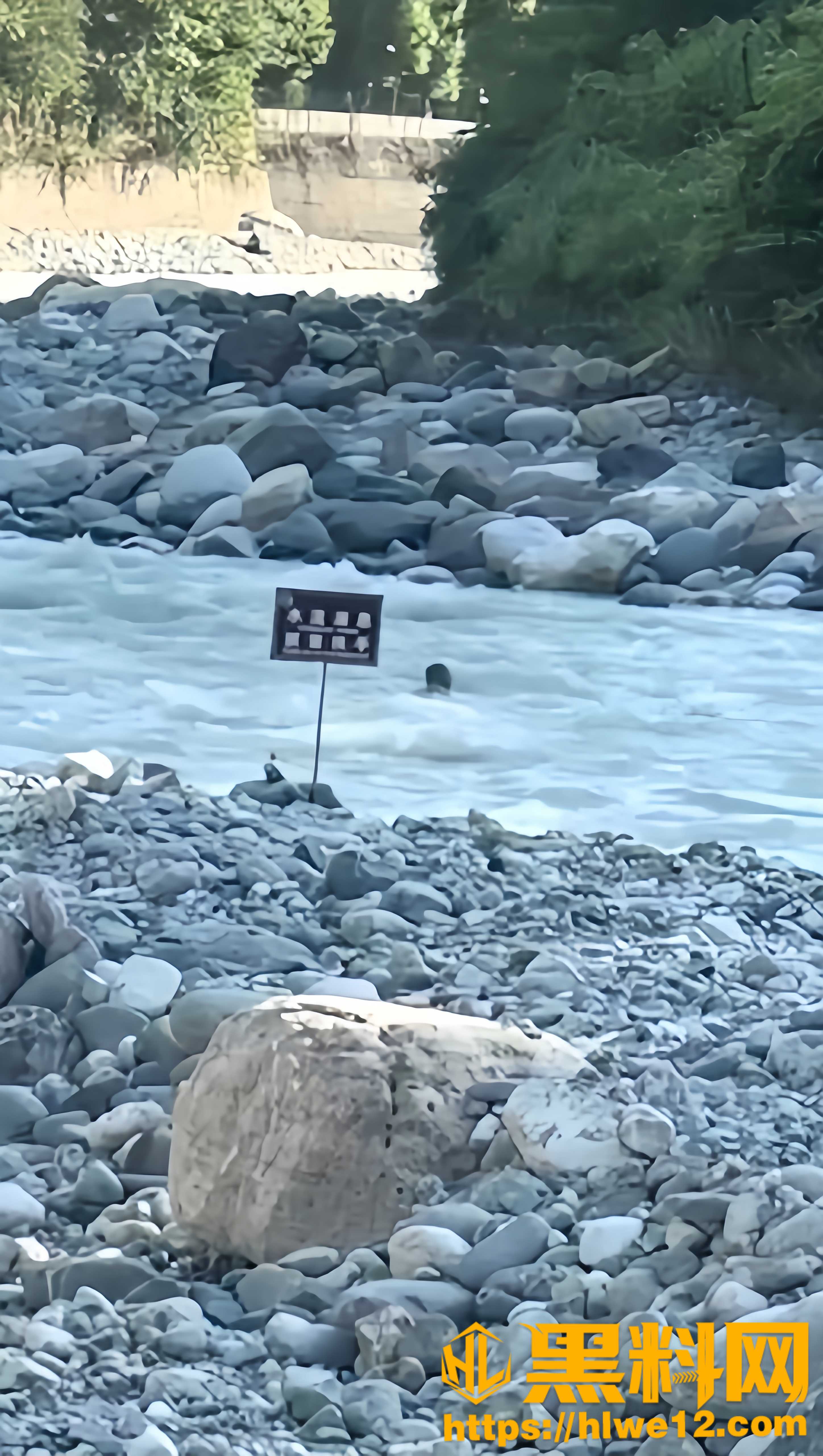 都江堰虹口景区小孩落水2