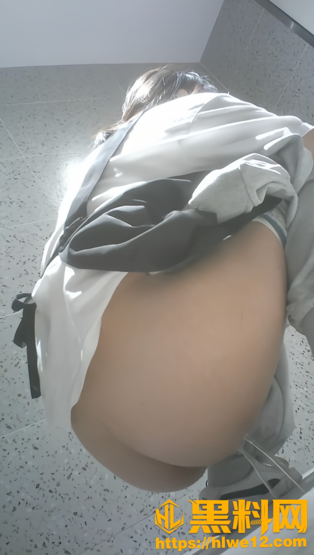 偷拍多位美女嫩鲍鱼3