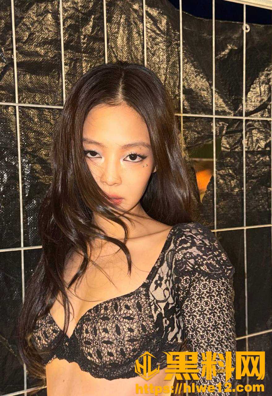 Jennie走光事件2