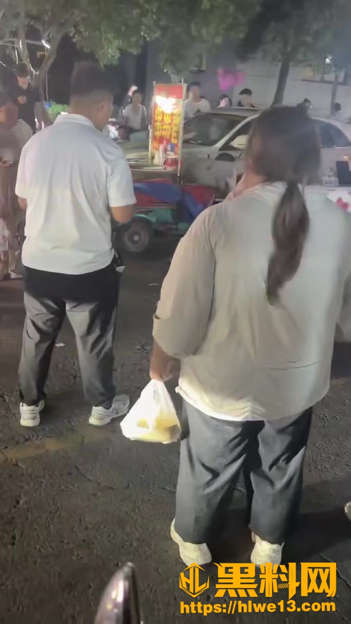山东枣庄街头打架视频 2
