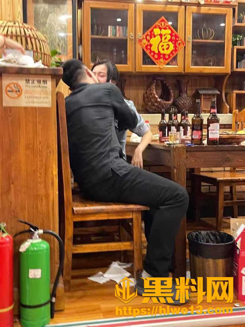 饭店现场激情视频流出1