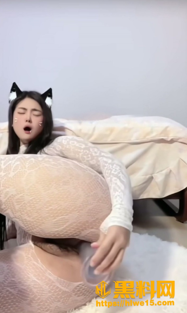 纹身熟女晓晓柒吖自慰视频