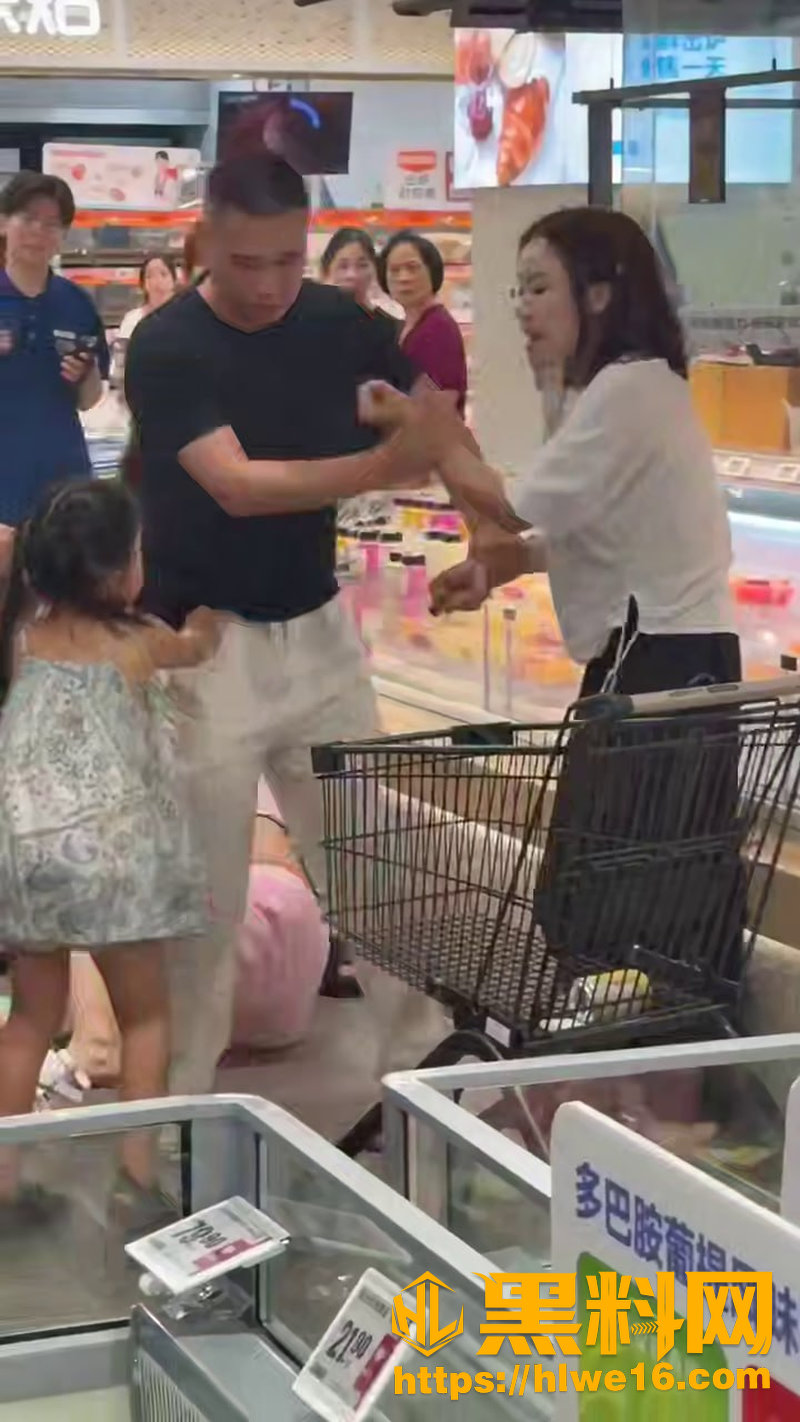 小三偷情被原配捉奸1