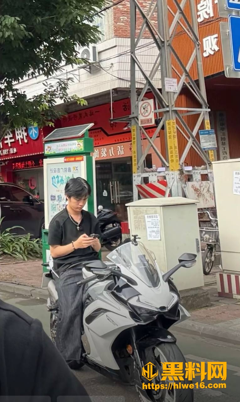 小柒家备HIV试纸