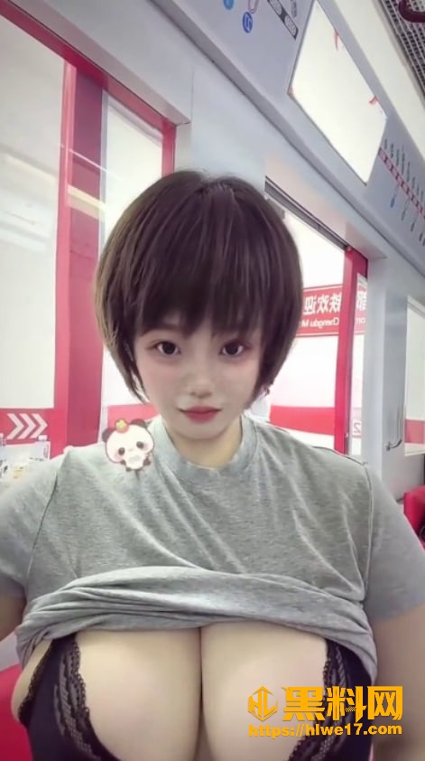 短发大码女孩私密自拍