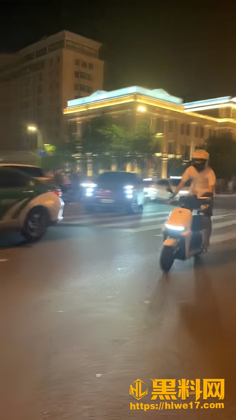 01鞍山市府广场夜整治飙车1 1wm