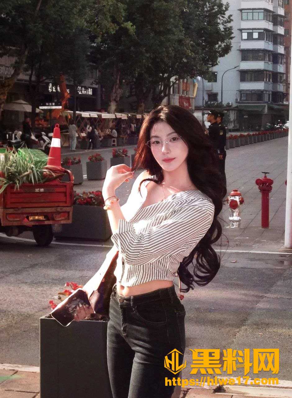 刘君怡校园公交车