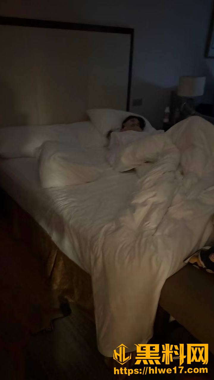uu酱假扮美女约炮视频8
