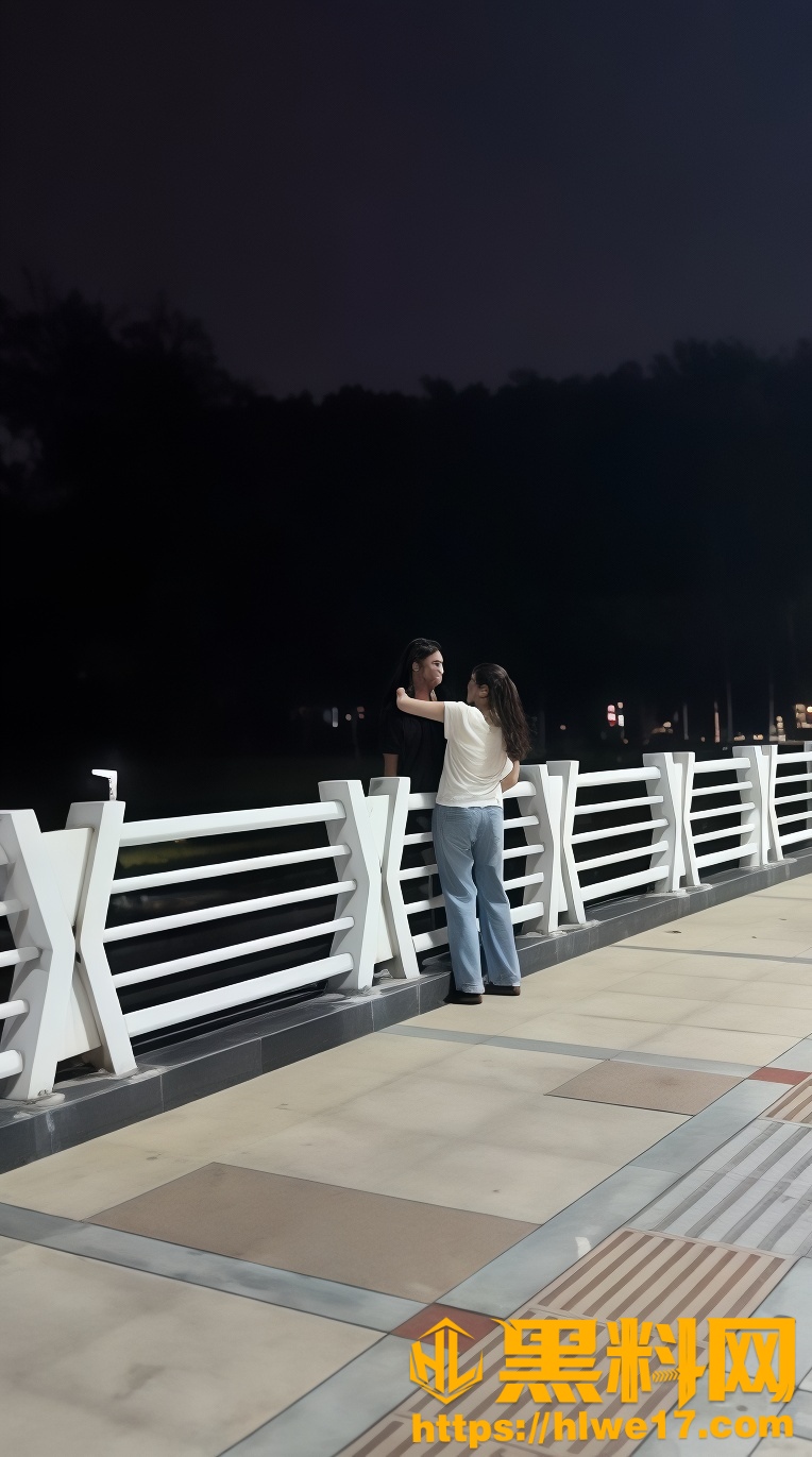 东海闲湖城男子跳河被拦1