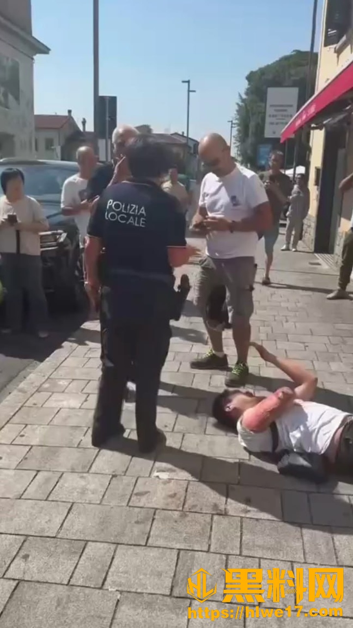 意大利普拉托中国街中国男子2