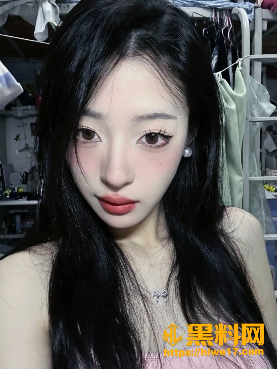 最新女大学生自拍