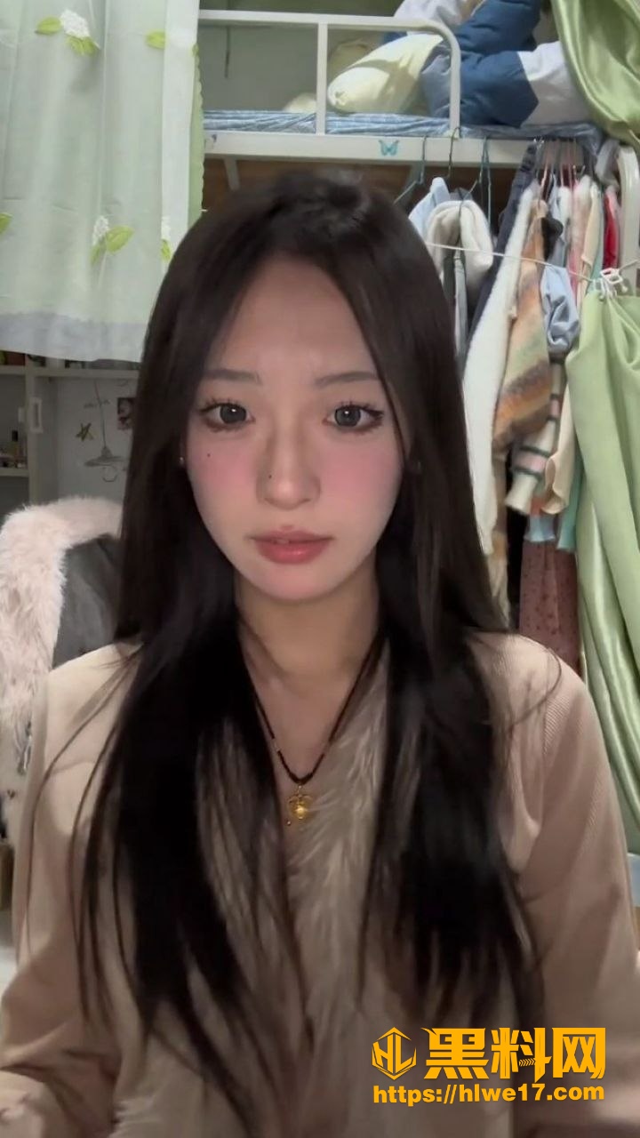 女大学生自拍阿黑颜