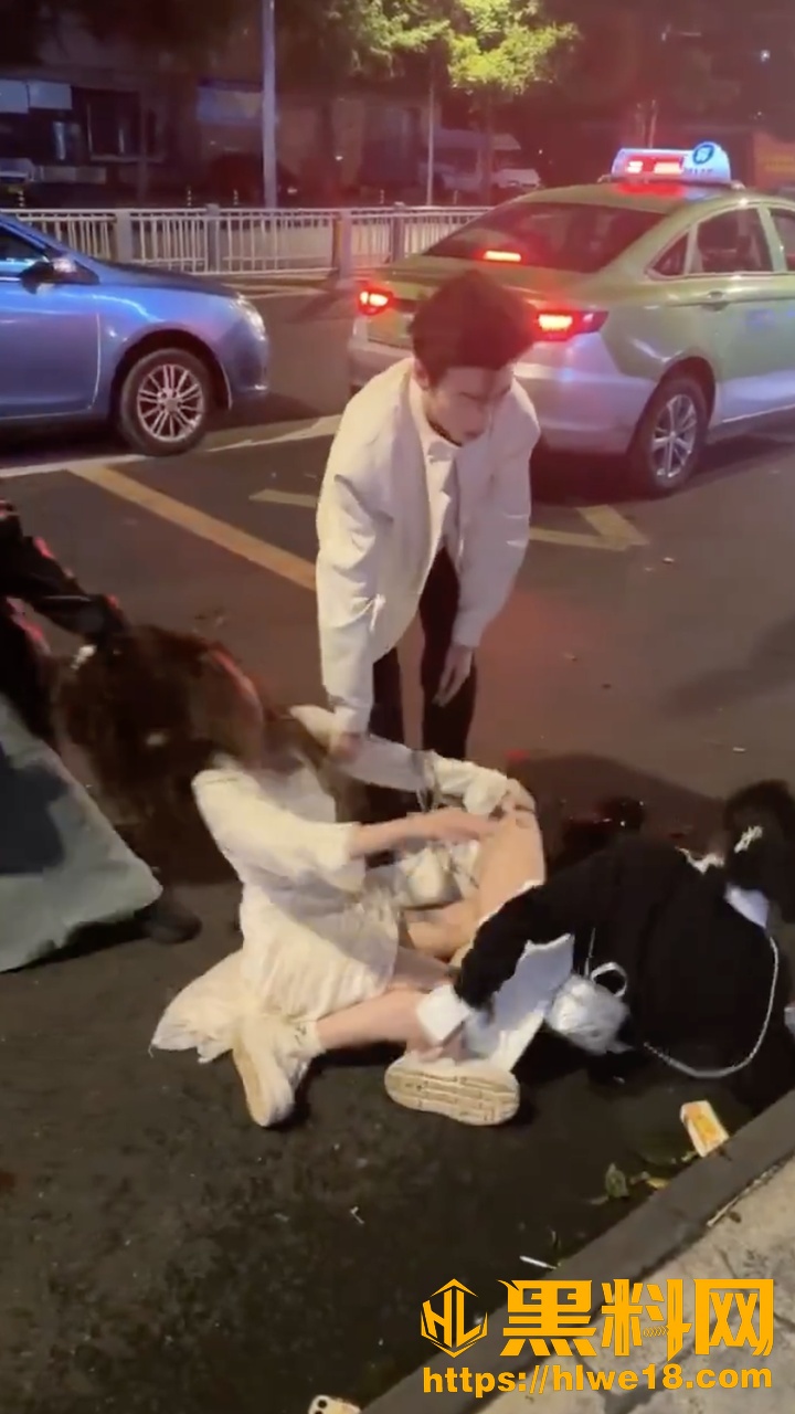 三个小姐姐撕逼视频2