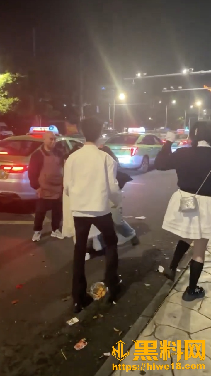 三个小姐姐抢男友6