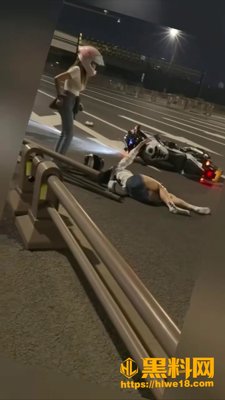 机车女骑翻车事件
