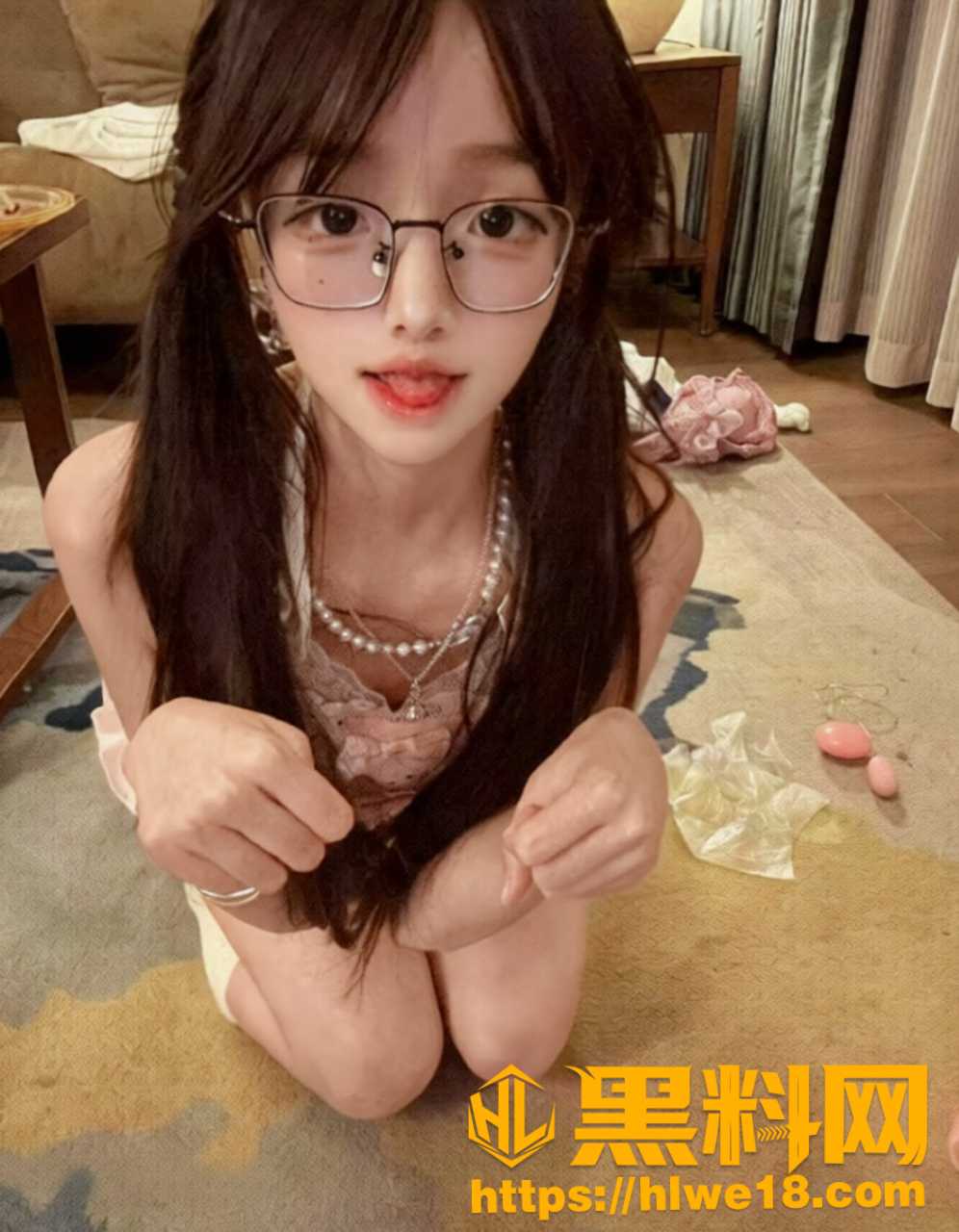 西安娃娃脸大学生口交福利