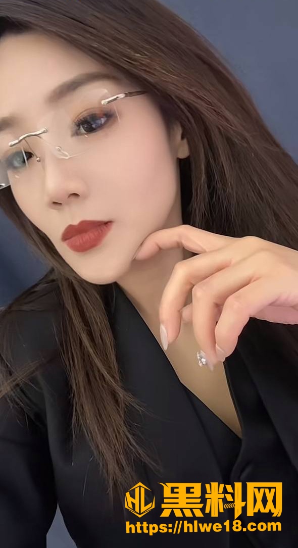 抖音权威夫人裸聊实拍2